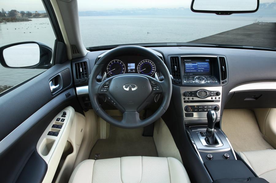  Infiniti G37 2010 года  (EU) (фото 41 из 53)